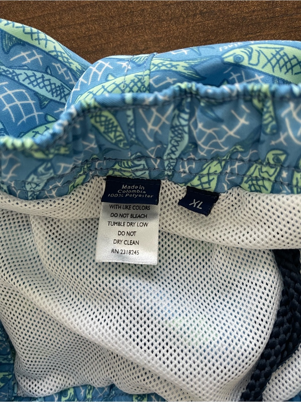 Men’s Vineyard Vines Swim Trunks - Picture 4 of 6